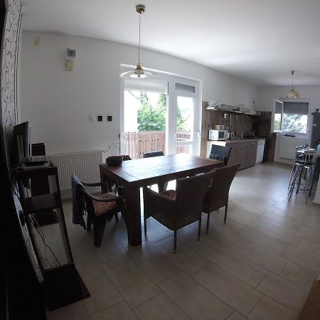 Hotel Dozsahaz Zalaegerszeg Zewnętrze zdjęcie