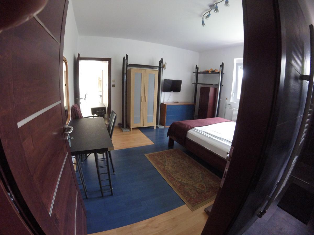Hotel Dozsahaz Zalaegerszeg Zewnętrze zdjęcie