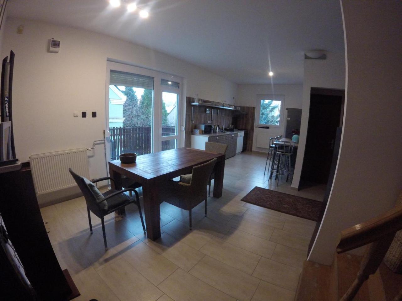 Hotel Dozsahaz Zalaegerszeg Zewnętrze zdjęcie