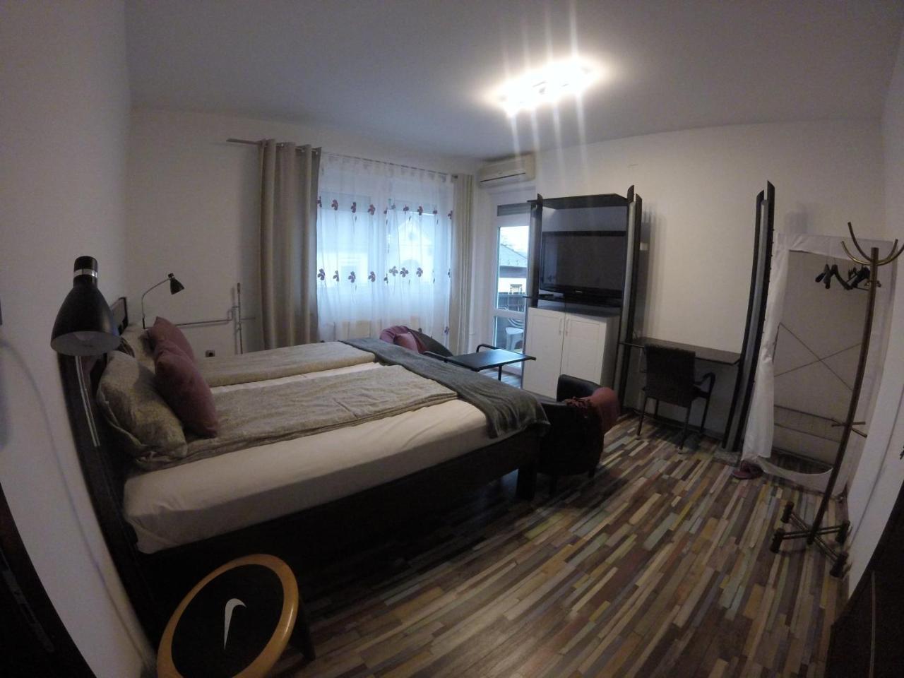 Hotel Dozsahaz Zalaegerszeg Zewnętrze zdjęcie