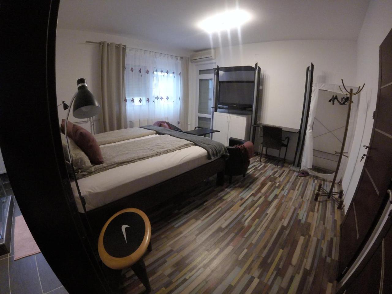 Hotel Dozsahaz Zalaegerszeg Zewnętrze zdjęcie